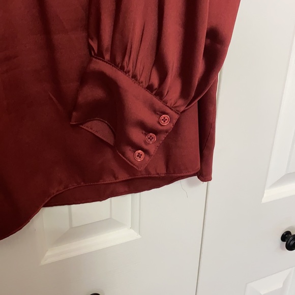 Women’s Blouse - Picture 2 of 6